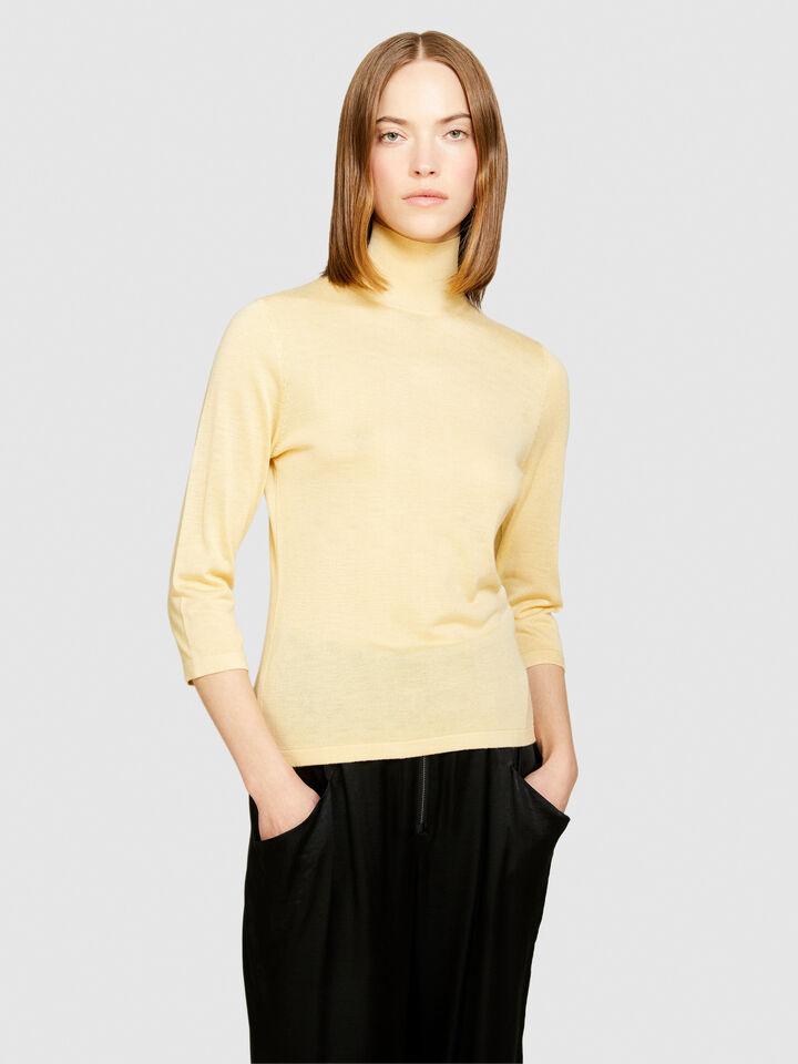 Turtleneck in silk blend - women's high neck sweaters - Yellow | Sisley image number 4